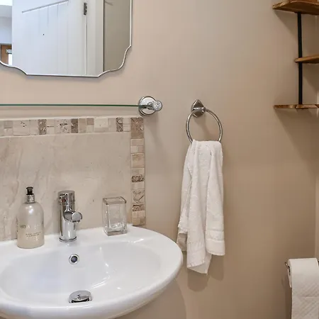 Uk45886 - The At Cross House * Kirkby Lonsdale