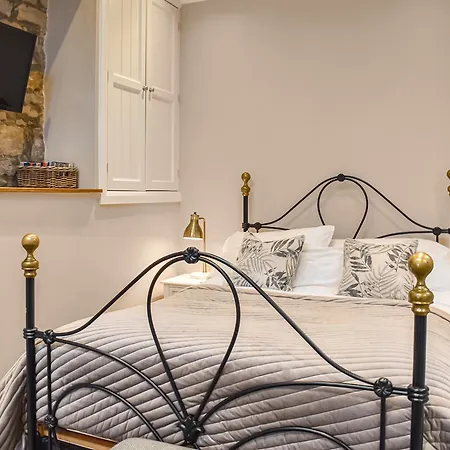 Uk45886 - The At Cross House