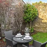 Uk45886 - The At Cross House * 커크비로즈데일