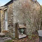 Uk45886 - The At Cross House 펜션 커크비로즈데일